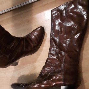 Leather boots, size 6-6.5